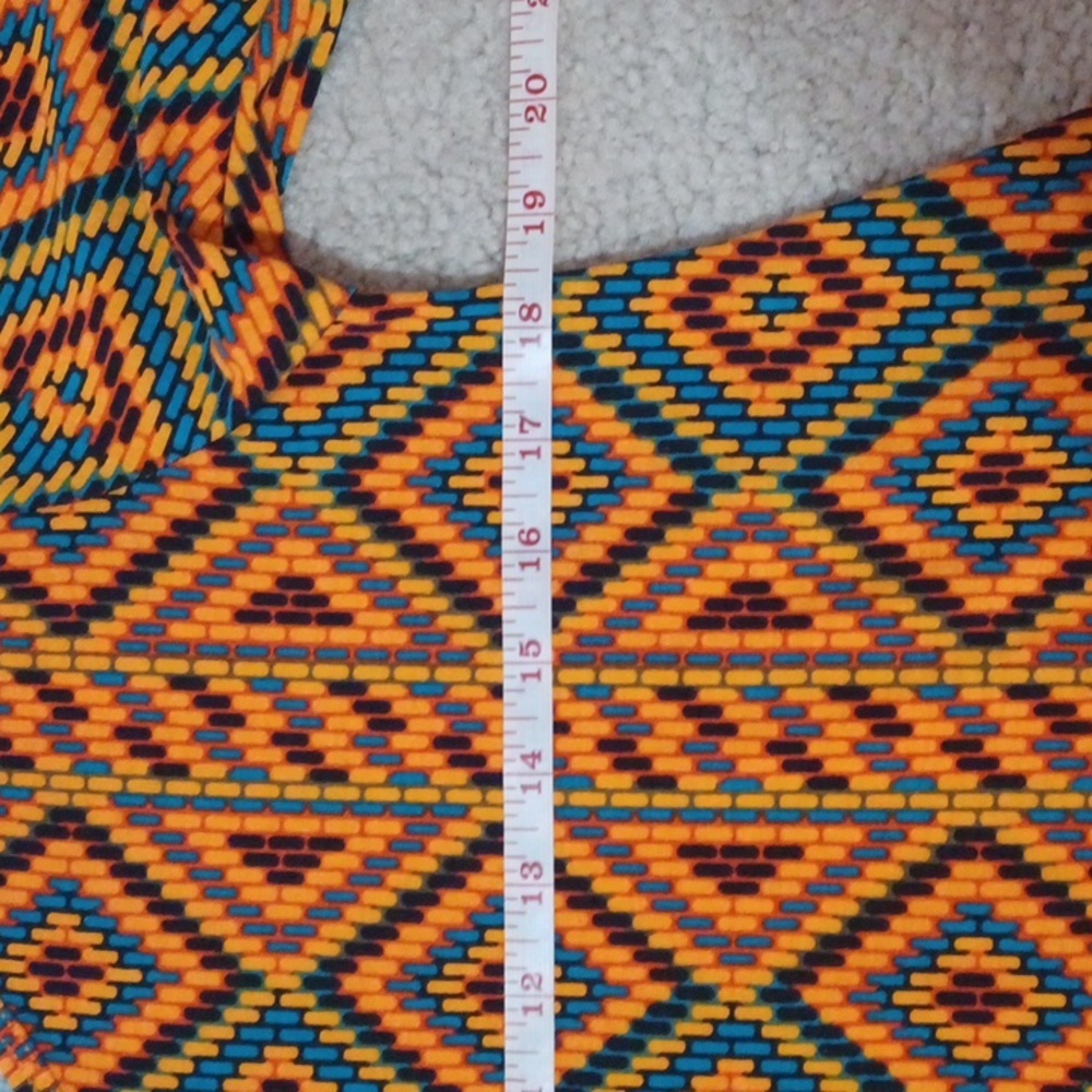 LuLaRoe Multicolor Geometric Pattern Tunic - Picture 6 of 16